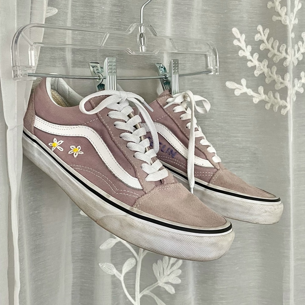 Feelin’ Good Vans🦄